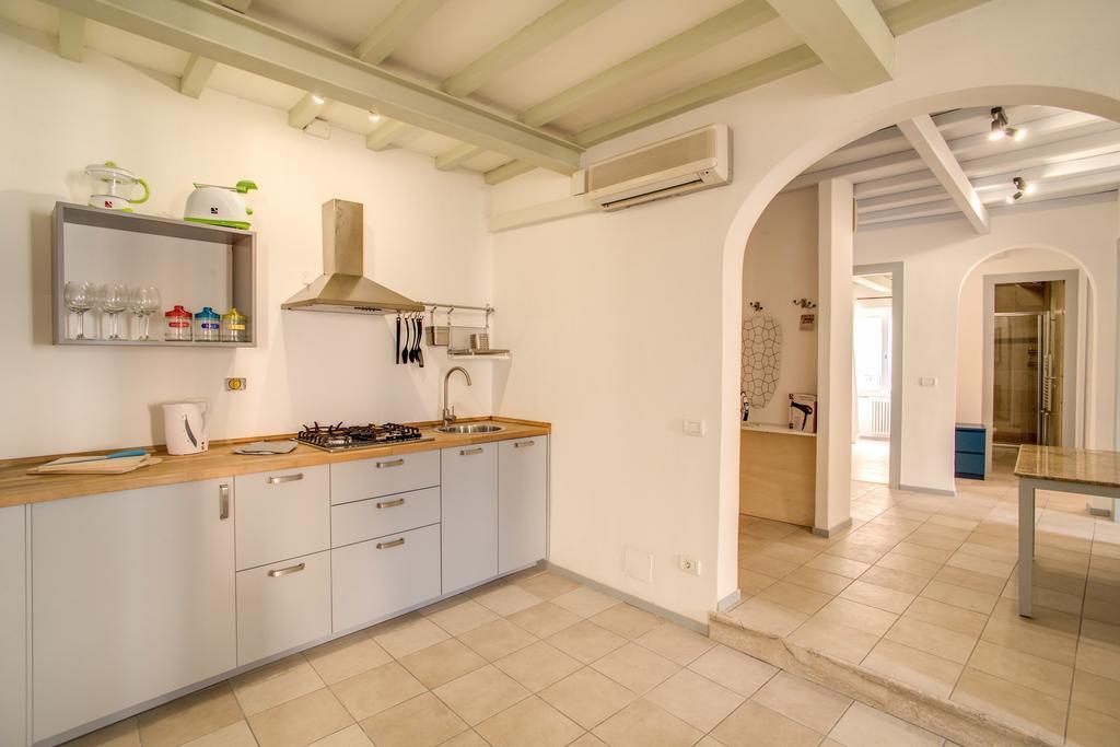 Three Bedroom Apartment Campo Dei Fiori Рим Екстериор снимка