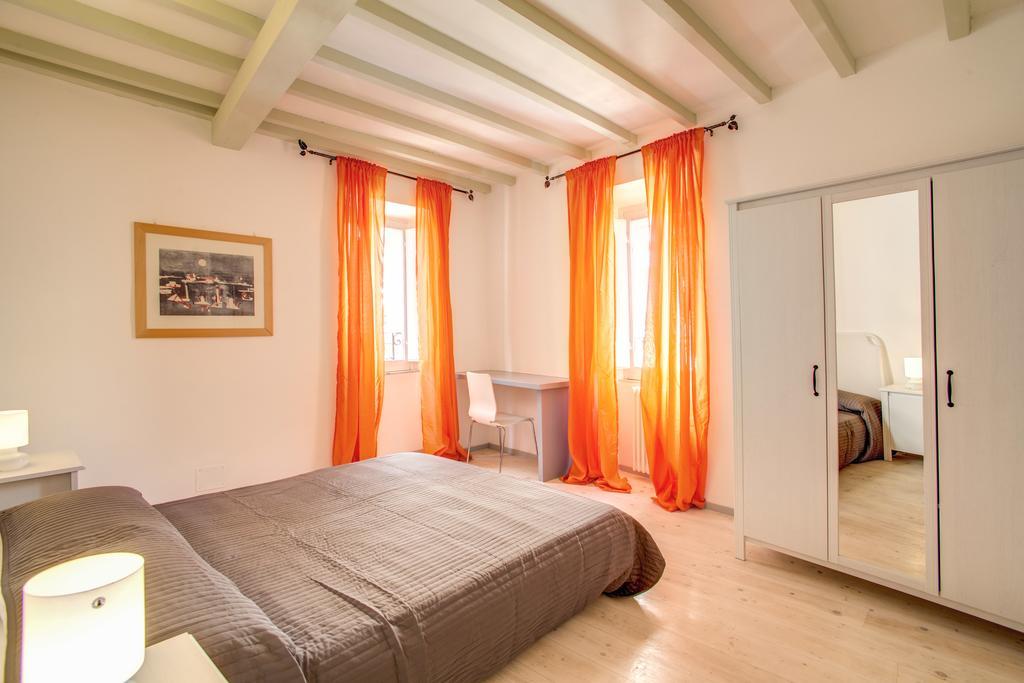 Three Bedroom Apartment Campo Dei Fiori Рим Стая снимка