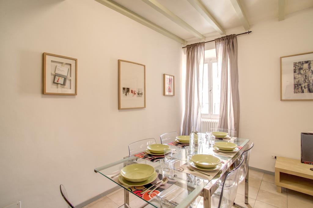 Three Bedroom Apartment Campo Dei Fiori Рим Стая снимка